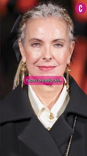 La star du défilé Chanel, c'était Carole Bouquet ! L'actrice a attiré tous les regards 👀