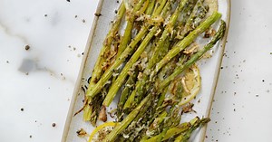 Asperges, citron, parmesan : l’entrée la plus facile (et la plus stylée) du printemps