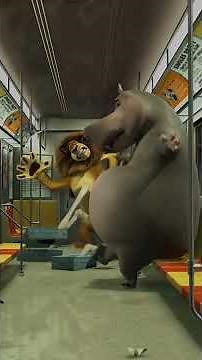 The Gang ESCAPE?! 😲🦁🗽 | Short | DreamWorks Madagascar