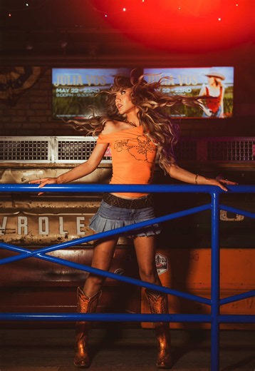 song is certified platinum in this house 🕺🏼✨ @Daisy’s Saloon @BrettKissel #linedance #linedancing #linedancer #linedancingontiktok #country