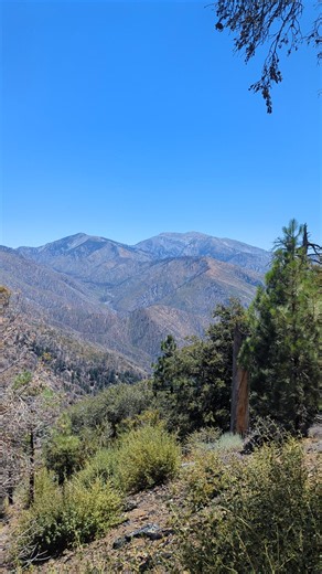 Beautiful San Gabriel Mountains #california #deividasstrole #hiking