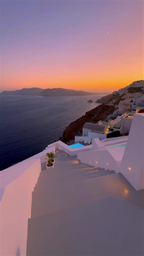 Dream Vacation in Santorini: Experience Luxury Like Never Before
