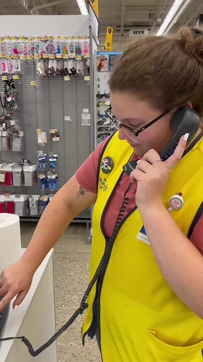 Effective Closing Announcements for Walmart Stores