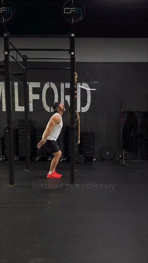💎 Comment ‘Tutorial’ for my FREE step-by-step instructions on how to achieve your first Bar Muscle Up! Did you know that over 90% of people struggling with Kipping Bar Muscle Ups have core strength issues? It’s not just about crunches or sit-ups; it’s about maintaining engaged abs while actively engaging your shoulder blades during the turnover. Here are three simple exercises that can help you strengthen your core in just 15 minutes per session: 1️⃣ Candlestick: A fantastic core exercise that 