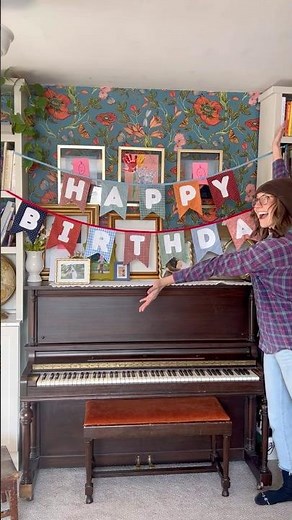 Homemade Happy Birthday banner with fabric scraps #diy #sewing