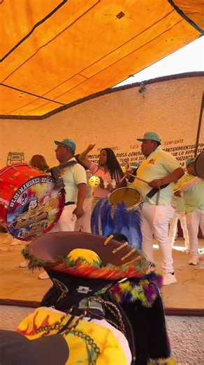 Chinelos banda apache brinco de chinelo - ambiente y baile