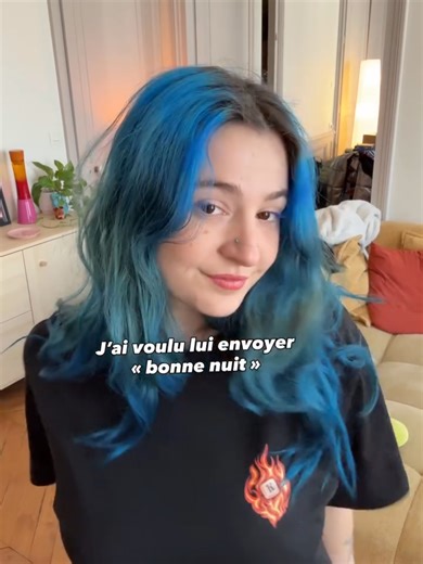 Tellement je suis fan de ma nouvelle collection c'est ça que j'envoie 🫣 Choppe ton t-shirt, tote bag XXL, bonnet et stickers (lien en bio) 🩵 code promo secret “TIKTOK” (mais garde le pour toi…) Shop.khalamite.fr ou en bio ! #khalamite #khala #scrbl #altgirl #lyon