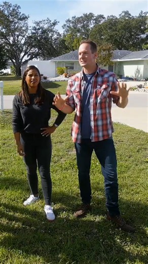 Tonight's #100DayDreamHome is a starter home! Tune in at 9|8c to see how Mika and Brian help the young homeowners start a new chapter 😘📖 | HGTV