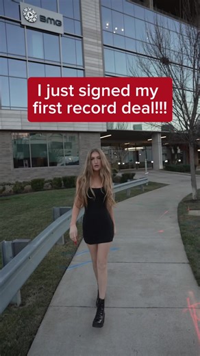 I SIGNED A RECORD DEAL and I just dropped this song called Bed of Roses!!!! It’s out NOW! ❤️🌹❤️ #countrymusic