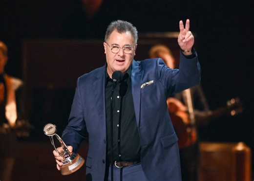 Country superstar Vince Gill coming to West Virginia in July 2026