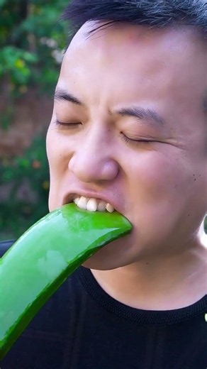 Creazy!eat raw！aloe vera| Chinese Food Eating Show | Funny Mukbang ASMR