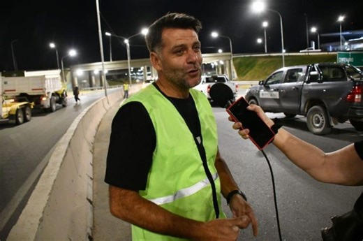 Nuevo operativo nocturno de limpieza tras el choque del conductor alcoholizado: piden precaución en la Avenida Mosconi | Neuquén Al Instante | Periodismo Digital en la Patagonia