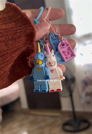 Unique Valentine’s Day Gift Ideas: Keychains for Couples