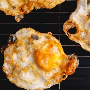 31K views · 941 reactions | This is the only way I’ll cook eggs… crispy and fried! | Quick and Easy Cooking with Marion | Facebook