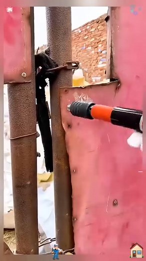 🪧 Roofers, your job just got a whole lot easier!🪧 If you climb roofs for a living, this tool’s made for you. This heavy-duty Nail Gun drives nails into concrete, wood, steel, and block — no electricity, no compressor needed. Just load, press, and fire. It's that easy. Comes with 100 industrial nails. Fast, powerful, and stress-free. Perfect for professionals and DIY jobs Extra nails available on demand. Nail roof sheets like a pro — one press, perfect hold every time and Cut roof installation 