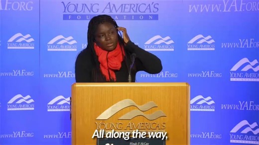 Elle a raison : les explications habituelles (colonialisme, racisme, paresse, manque d’éducation) ne tiennent pas la route face aux contre-exemples : 🇪🇹 Pourquoi l’Éthiopie, jamais colonisée, a-t-elle été si pauvre pendant si longtemps ? 🇧🇼 Pourquoi le Botswana, qui l’a été, est-il l’un des succès du continent ? 🇸🇬 Et comment Singapour a-t-elle pu devenir plus riche que son ancien colonisateur ?Le vrai scandale, c’est ce gaspillage colossal du potentiel humain dont elle parle. Des mathémat