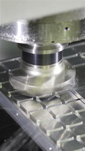 No hoses but still holding tight 😲 Machining a thin plate with a vacuum clamp 📥💨#shorts #cnc