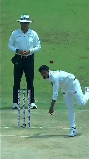 Babar Azam lashed onto it, beautiful six on 1st ball after lunch #BANvPAK | M9I1H
