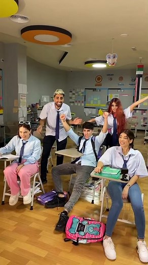 1st day back at school 🤷‍♂️ 100k like for part 2 @ayman_yaman @narins.beauty_ @lana.rose786 @bessan_esmail @anas_elshayib #fyp #foryoupage #school