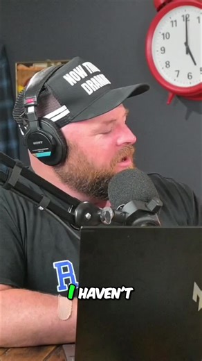 Hydration incoming! Pod side hustle talk? Wait for it… and enjoy the fizz. #PodcastLife #SideHustle