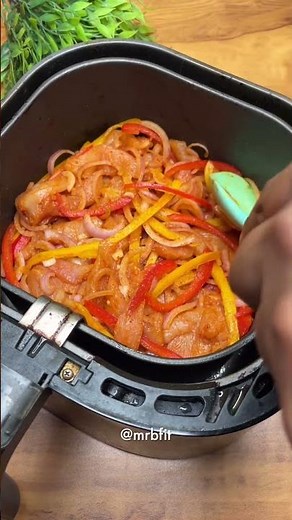 High Protein Chicken Wrap Under 500 Calories! 🌯💪