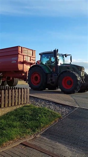 Fendt with Krampe Big Body