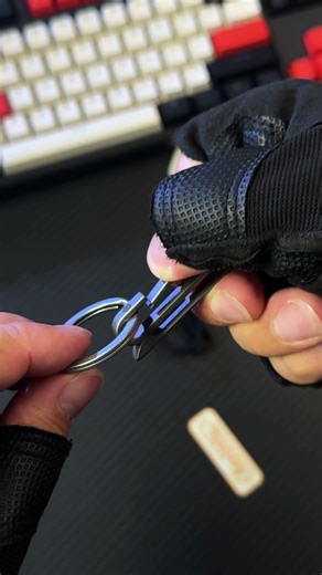 Do you want one keychain？This keychain clip that’s strong, durable, and pocket-friendly.#unboxing