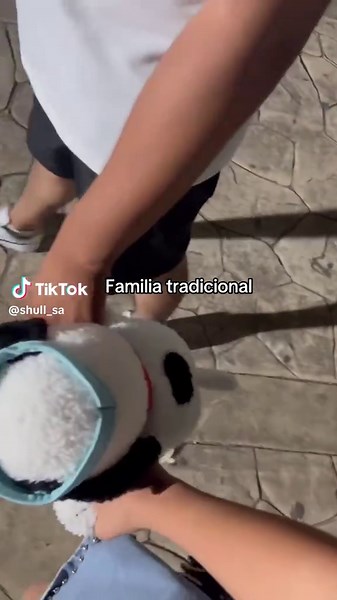 Familia Tradicional y Amor por Snoopy