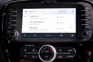 Cómo funciona Android Auto, la interfaz móvil de Google diseñada para evitar distracciones en el coche