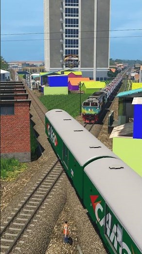 Train Crosses 3 Railway Tracks #keretaapi #train #railway #indianrailways #railroad #railfan