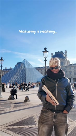 Day 26/365 sometimes I can spend hours on a detailed piece and other times a quick sketch is enough to illustrate and bring a scene to life ! For a further insight on my mind frame when I’m drawing take a look over on my Patreon (Link in bio)