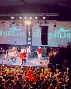 ‘Tis the season to Tally Ho-Ho-Ho! Thanks for stopping by Santa. 🎅🏻 Raise the barn! #AmishOutlaws | The Amish Outlaws