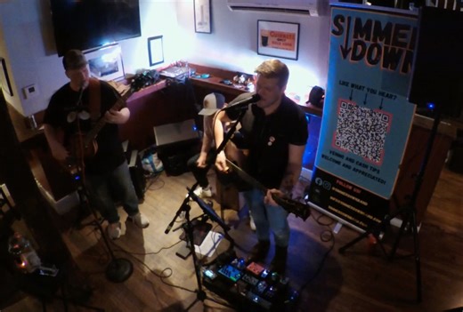 A little Steve Miller/Weezer medley from Thanksgiving Eve at @stonespublichouse | Simmer Down