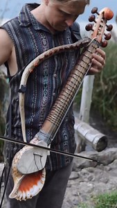 Throw back to a year and a half ago when I made my first triton shell Esraj multi instrument. This one has a bass and a lyre. Rootflute.com in bio. #esraj #bass #lyre #multiinstrument #soundjourney #soundhealing #organicinstruments #healingvibrations #healingmusic #livelooping #432hz #432hzmusic #432 | RootFlute