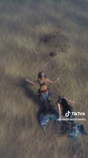 Whats better than 1 mermaid? 2 mermaids. Obvy 🧜🏼‍♀️ tails and outfits by @Merbella Studios #mertok #mermaidtiktok #mermaidcore #sirencore