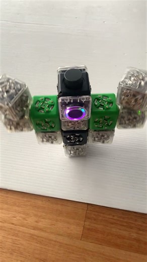 Robot dude with Cubelets