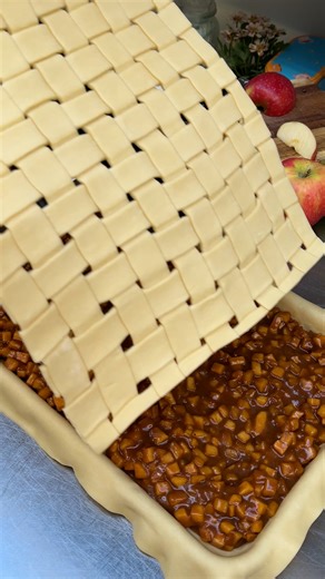 Sheet Pan Apple Pie! Bigger, better, and just as sweet 🍏🥧 | Chefclub Network