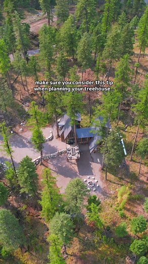 Nelson Treehouse and Supply on Instagram: "When you’re designing your treehouse, don’t just think about where to build, think about what you’ll see 😍 Treehouse Master @treehousepete top tip is to resist the urge to build on the most beautiful spot so you can preserve that view for your treehouse 🏔️🏡🌲 What’s your ideal treehouse view? 🤩 📍 On The Rocks Ranch Treehouse in Whitefish, Montana #treehouse #treehousemasters #architecture #design #build #ranchhouse"