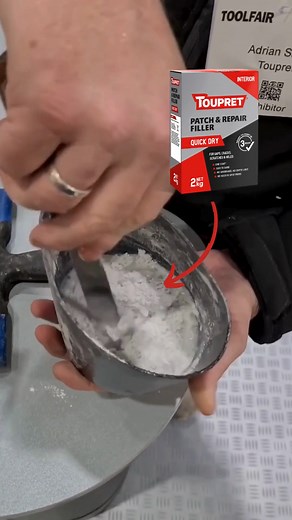 Everything you need to know about our Patch & Repair Fillers! 👇 ⚫ Suitable for gaps, cracks, scratches and holes on interior surfaces ⚫ Ready to overpaint in just 3 hours ⚫ Easy to sand ⚫ No shrinkage ⚫ No depth limit ⚫ No need to spot prime Check out the rest of our plasterboard finishing solutions on our website or in the app. 📱 | Toupret UK