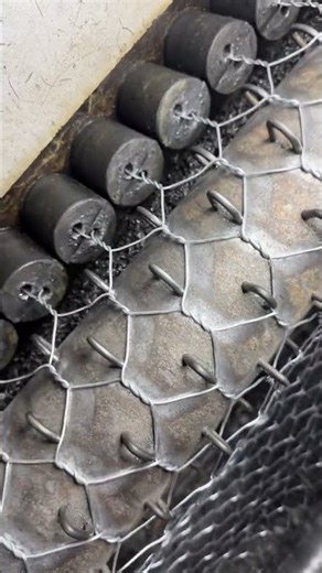 How Chicken Wire Fencing Is Made: Hexagonal Mesh Weaving Machine