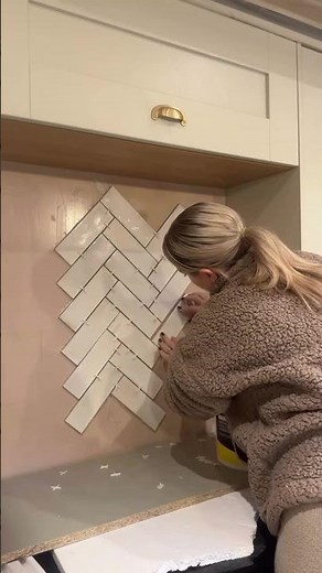 POV: you decided to tile your own splashback ✨