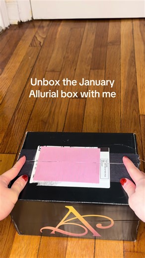 I’ll be honest I wasn’t thrilled with this subscription. I saw that there was a code for it so I could get all of this cheap which is why I tried it but I canceled the subscription right after I opened this… I’ not willing to pay full price for a SE book box like this. I didn’t show the naked hardcover but it’s just plain red with the “A” logo on the center. When I pay $30 for a book I’m looking for art on the naked hardcover or a duel/reversible dust cover. This book is beautiful - but I’m not 