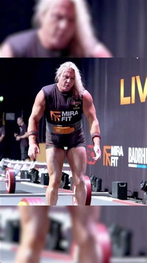 Andrea Thompson & Donna Moore DEADLIFT LADDER RACE #strength #strongman #deadlift