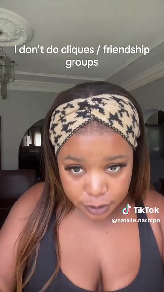 Navigating Friendship Cliques and Individuality