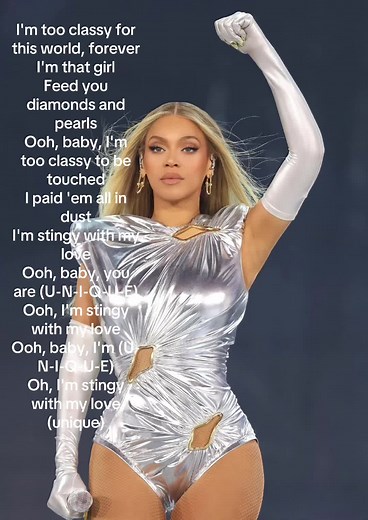Alien Superstar: Beyoncés Elegance and Unique Style