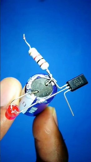 Single transistor simple LED blinking circuit #shorts #diy #shortfeed