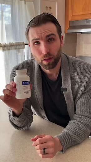 ✅ Best and ❌ Worst Magnesium 💊 👉 Keep in mind, the best types of magnesium that I mentioned can all improve low magnesium levels, some just have additional benefits as mentioned. 💥 Some products also mix these together for benefits all the way around. I tend to just switch between Glycinate and Threonate personally. 🩸 Some people will use oxide for constipatoon as well, but it will not do a good job at raising magnesium levels in the blood. 🧠 Magnesium is the fourth most abundant mineral in