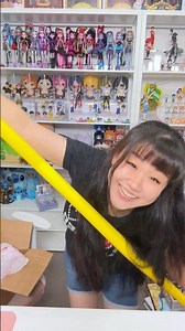 The VIRAL JUMBO BANANA Squishy is... VERY VERY BIG!!