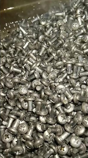 Customized Galvanized Pan Head Thread Rolling Screw Triangle Thread Self Tapping Screw Process