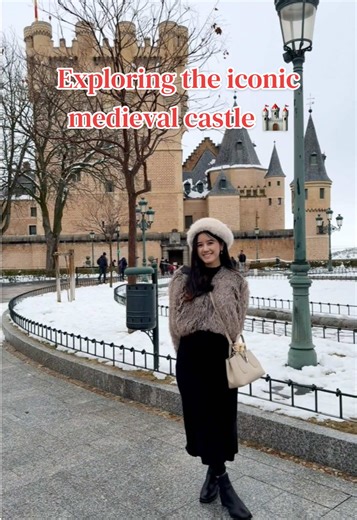POV: ngabuburit exploring the aesthetic & iconic castle Alcazar 🥹 oh to be a medieval princess in Spain… 🫶🏼 #alcazar #segovia #ngabuburit #RamadanDiTikTok